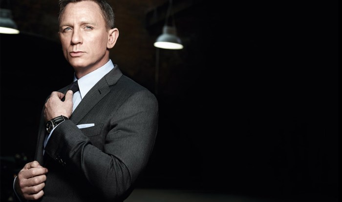 christies-james-bond-spectre-auction-daniel-craig-omega-seamaster-300